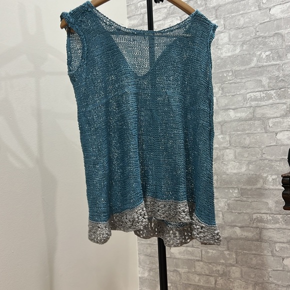 Crochet knit sweater vest with gray trim P2P: 20-21”. Length 24.25” - Picture 5 of 6